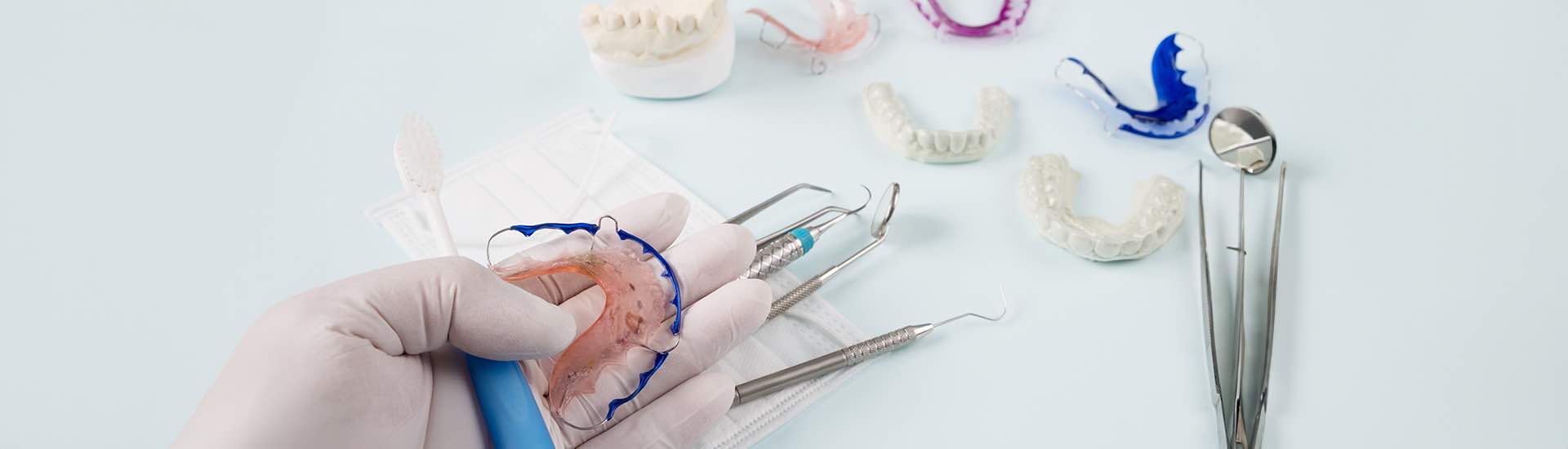 Aparat ortodontyczny stały czy ruchomy?
