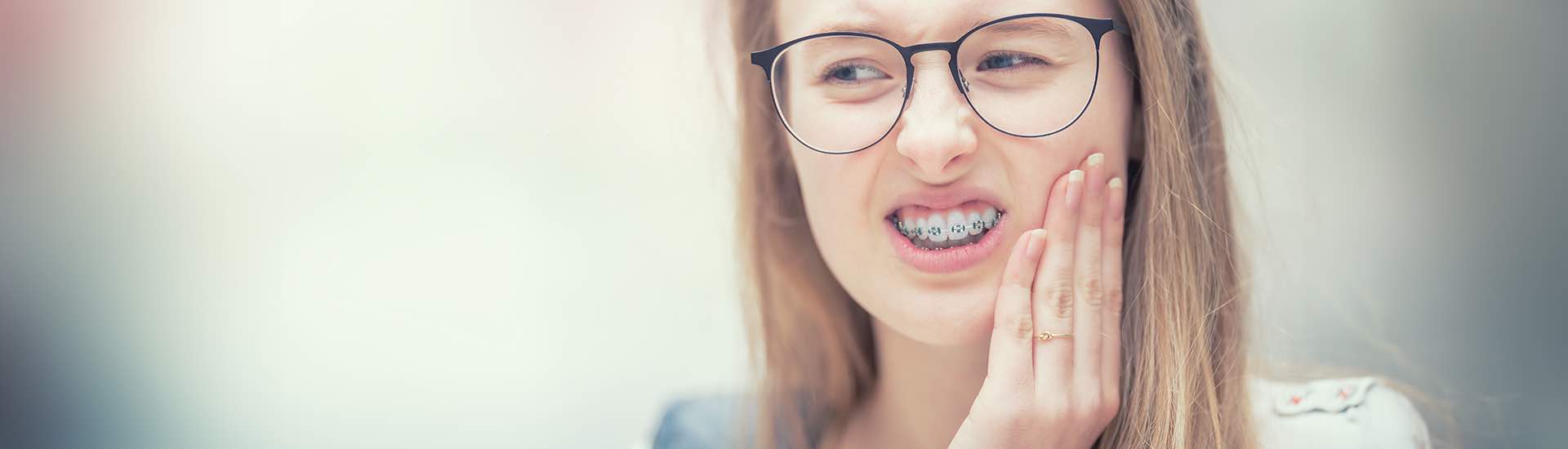Czy leczenie ortodontyczne boli?